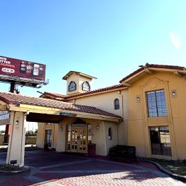 Townhouse Garden Inn & Suites San Antonio I 35, hótel í San Antonio