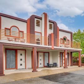 Easily Explore Fair Oaks Village! Unique Condo, hotel u gradu Fair Oaks