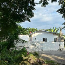 Staycation in Naic Cavite near Torres Farm & Beach, hotel v destinaci Naic