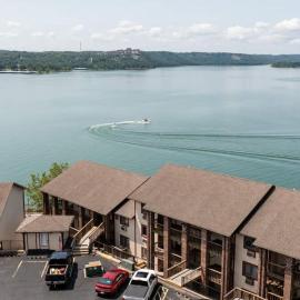 Table Rock Lakeview Condo - Sanctuary 446, hotel di Kimberling City