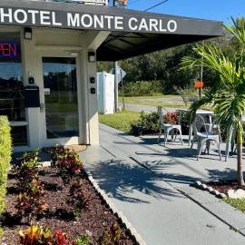 Hotel Monte Carlo، فندق في كيسيمي
