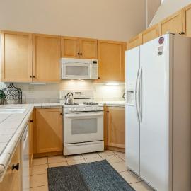 Mammoth Green #220 - Nearly Ski-In Ski-Out 3 Bedroom 2 Bath, Sleeps 8, hotel a Mammoth Lakes