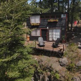 Cabaña con terraza vista al río en Roca Truful, hotel a Melipeuco