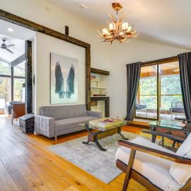 Luxe 5,000 Sq Ft Retreat: 5 Mi to Stratton Resort