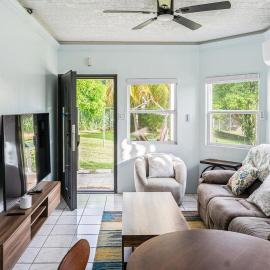Garden Apartment، فندق في Trinity