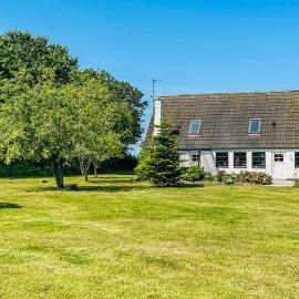 2 Bedroom Beautiful Home In Bogense