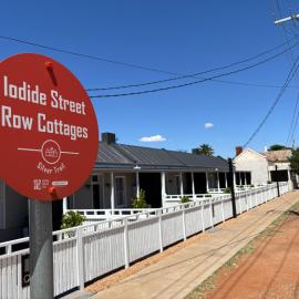 Twin Queen Room CBD Apartments, hotel in Broken Hill