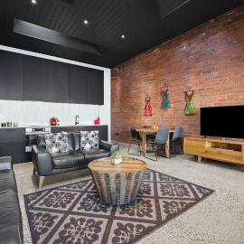 The Radford Geelong West with easy walk to Cafes, hotel in Geelong West