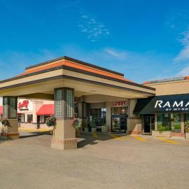 Ramada by Wyndham Kelowna Hotel & Conference Center, hotel en Kelowna