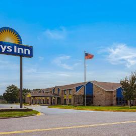 Days Inn by Wyndham Eagle River, hotel di Eagle River