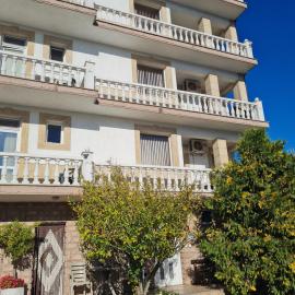 Family Hotel Zhelkovi - Olympia، فندق في Kharmanli