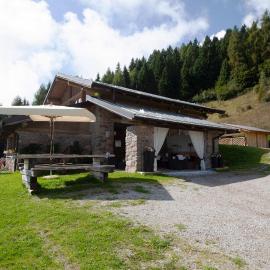 Chalet Chapeau RaR