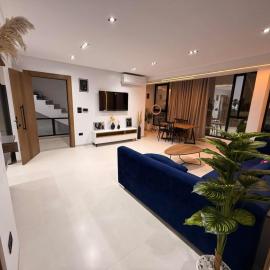 Appartement Luxe S2-900m-plage-Fibre-Smart TV-Parking privé, hotel v destinácii Nabeul