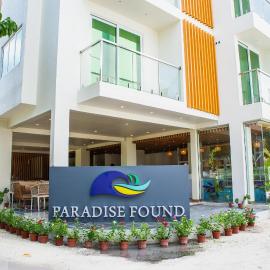 Paradise Found, hotell sihtkohas Dhigurah