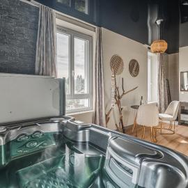 Cocoon du Lac Charavines jacuzzi-wifi-parking, hotel u gradu Šaravin
