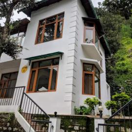 HillNesst, hotel a Bhowāli