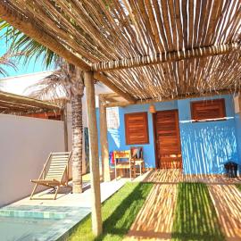 Chalés Mahalo J - Pontal de Maceió - Fortim, hotel in Fortim