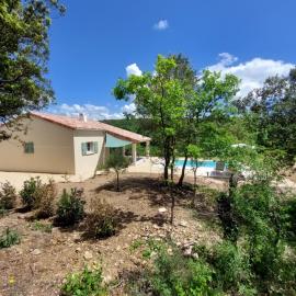 New holiday home with heated pool in natural zone in Barjac