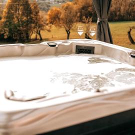 Zachód Beskidu domek z Jacuzzi na wyłączność, hotel v destinácii Rybie Nowe