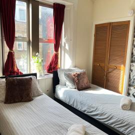 1st Class Central 4 Bedroom 2 Bathrooms