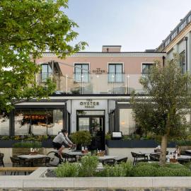 Oyster House, хотел в Мъмбълс