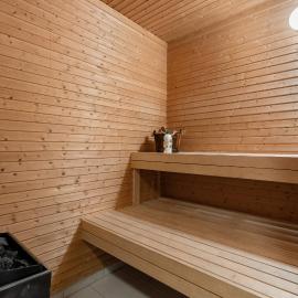 Aurora City Center apartment with Sauna & Parking