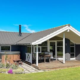 6 person holiday home in Nakskov-By Traum