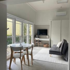 Studio Elster - Self contained studio, walk to beach, cafes, shops, trains