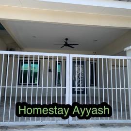 Homestay Ayyash, hotel v destinácii Labu