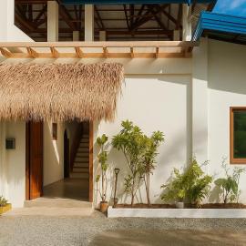 TangboSurfHouse, hotel u gradu Alegria