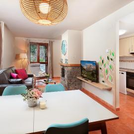 PirineosNature Apartments, hotel in Plan