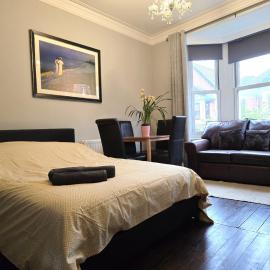 Modern Apartment in the heart of Guildford, hotel a Stoughton