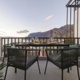 Ocean View Los Gigantes - AGNES Apartments, hotel en Tenerife