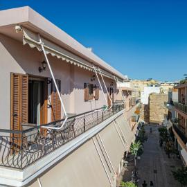 Harbour - 90sqm Spacious 2-Balcony Apt in Chania Old Town, Private Parking Available 950m