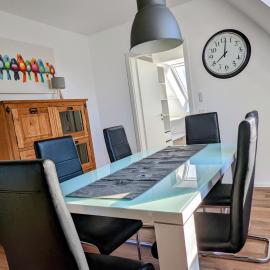 Moderne Landhaus-Ferienwohnung mit Balkon, hôtel à Kempen