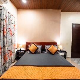 Jyothi - Bright and Cozy