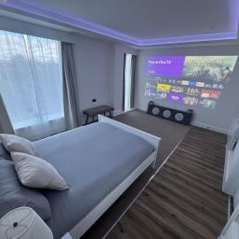 Cinema room apartment 1, hotel in Basildon