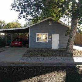 Cute 1 Bdrm Bungalow - New Flooring!, hotel a Greeley