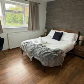Leamington Spa House with 4 Bedrooms