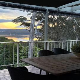 Sundowner Deck House - Pet Friendly, Hotel in Merimbula