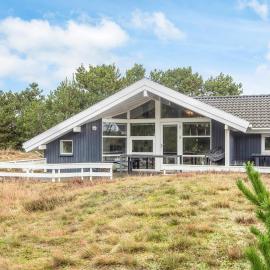파뇌에 위치한 호텔 8 person holiday home in Fanø-By Traum