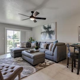 Beautiful Poolside Old Town Scottsdale Condo