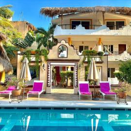 BEACH HOTEL INES en Zicatela, hótel í Brisas de Zicatela