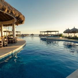 Condominio en Acapulco con acceso a club de playa, хотел в Акапулко