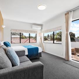 Summer Inn Motel - Newly Renovated, hotel u gradu 'Orewa'