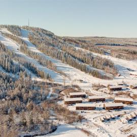 Large apartment in ski resort Kungsberget, hotel di Järbo