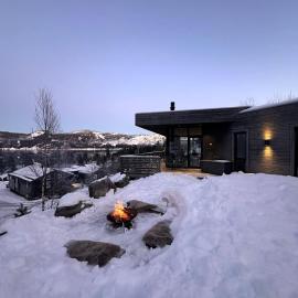 Delikat, moderne og komfortabel hytte med panoramautsikt over Nisser, Hotel in Fjone
