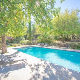 Tourrettes L'Origan - 200m2 - 6 pers - Piscine, Hotel in Tourrettes