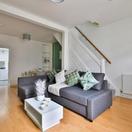 City Escape – Stylish 2-Bed near Cardiff Centre