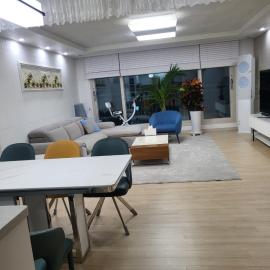 happy house, hotell sihtkohas Hagae
